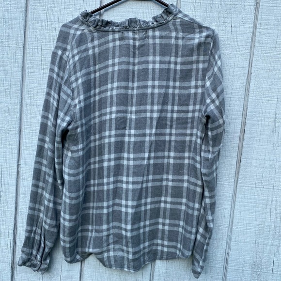 Cloth & Stone Plaid Ruffle V-Neck Long Sleeve Top Gray‎ Casual Size Small - Picture 4 of 4